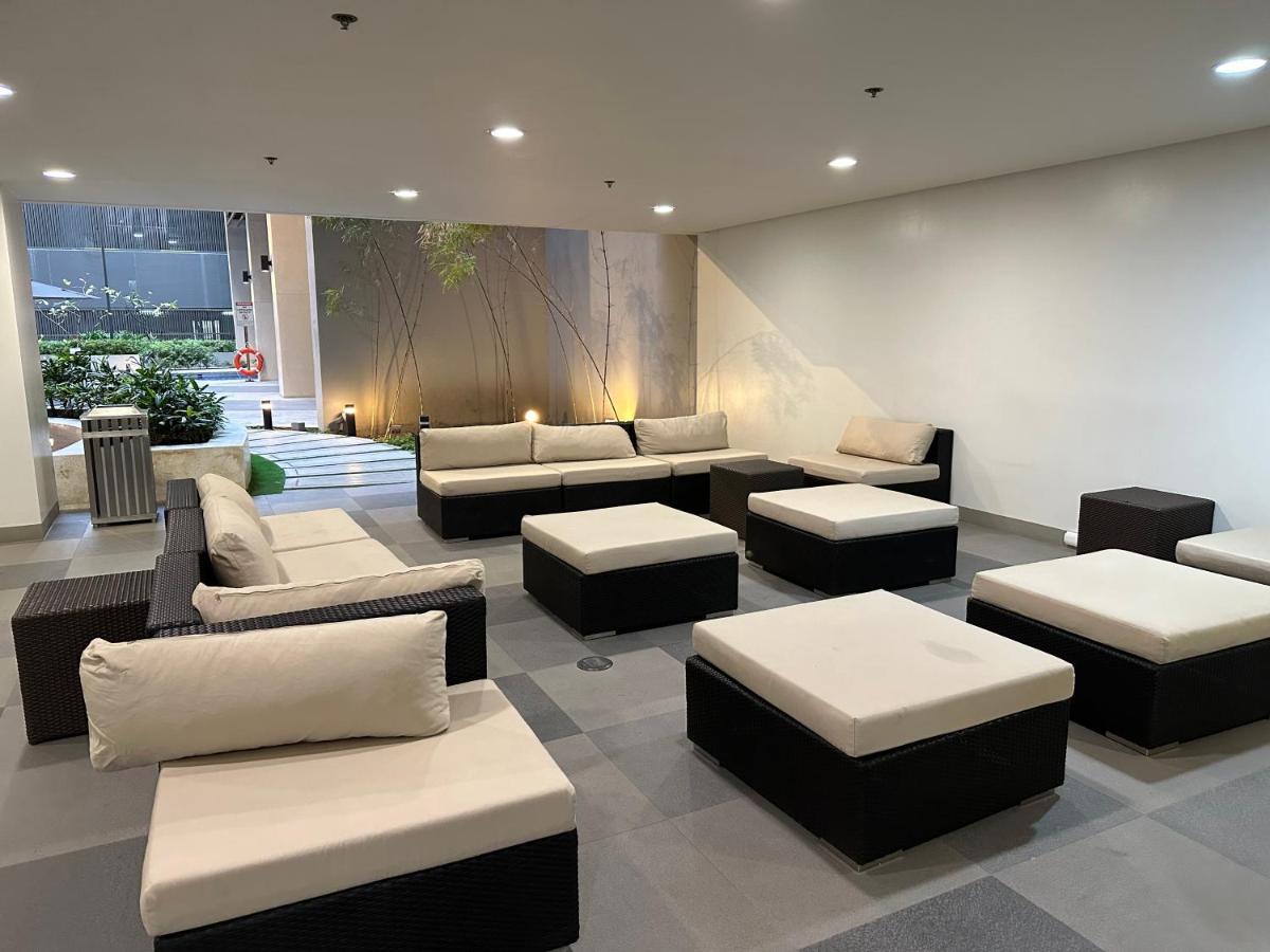 S Residences Tower 3 Moa Luxe Staycation By C Манила Экстерьер фото